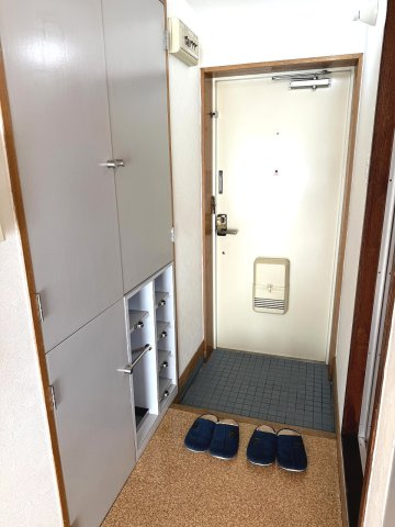 モンテメール学園前の玄関
