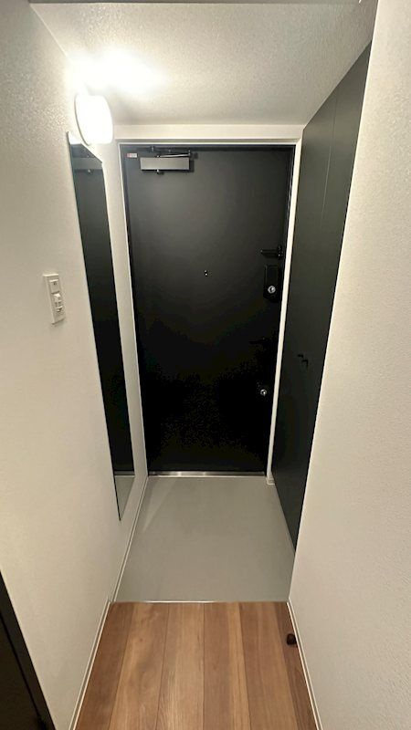 ZOOM新宿御苑前の玄関