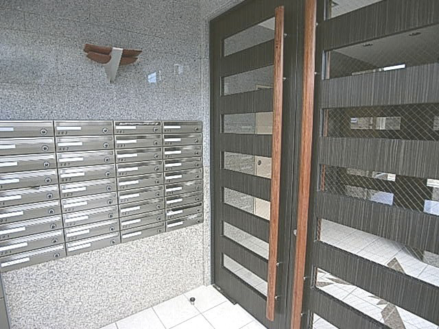 ロータリーマンション香里西之町のエントランス