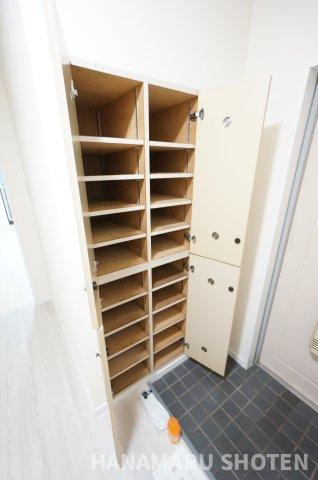 サンウィング稲荷町の玄関|物件、駅でお待ち合わせでのご案内歓迎！