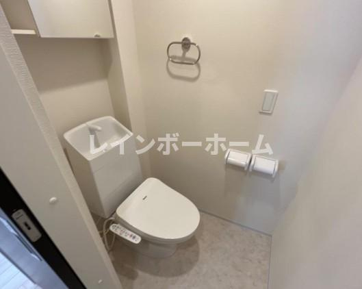 坂戸市薬師寺町　アパート新築工事のトイレ
