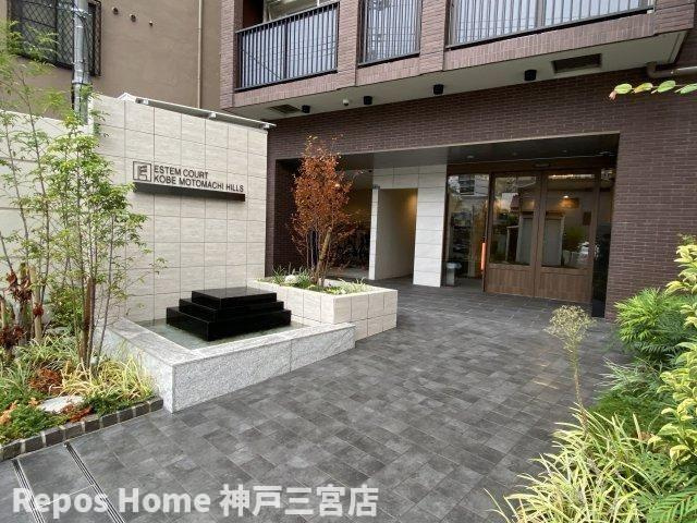 エステムコート神戸元町ヒルズのエントランス