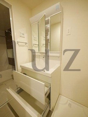 ラフィシア関内の独立洗面台