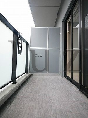 ラフィシア関内のバルコニー