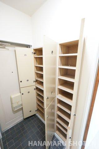 サンウィング稲荷町の玄関|物件、駅でお待ち合わせでのご案内歓迎！