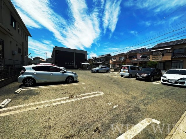 コーポ山内 伍番館の駐車場