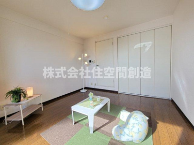 【居間・リビング】 | フローラルハイツ服部 | ※同タイプの写真となり、実際のお部屋とは異なる場合があります