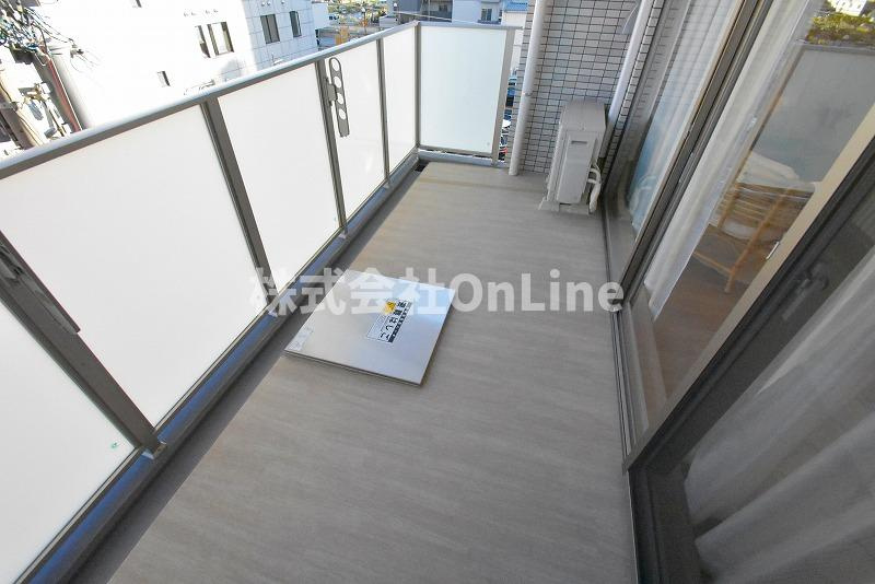 プレジオ荒本新町のバルコニー