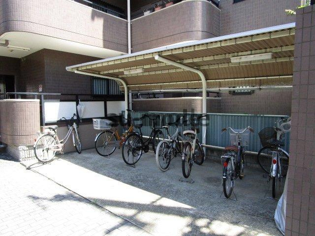 ヌーヴェルシャトーの駐車場