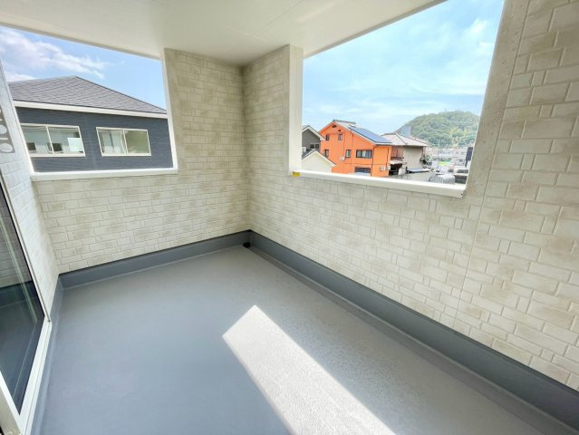 西庄３期(618-11)新築戸建てのバルコニー|日当たり良好なインナーバルコニーとなっております！