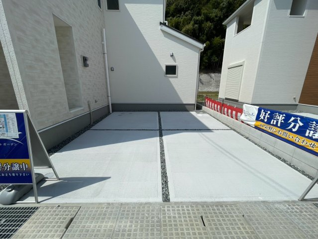 西庄３期(618-11)新築戸建ての駐車場