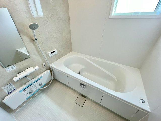西庄３期(618-11)新築戸建ての浴室