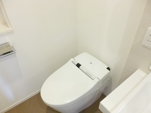 セジョリ王子駅前のトイレ|温水洗浄機能付きトイレです