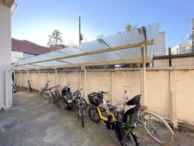 メゾン万里下北沢の駐輪場|駐輪場