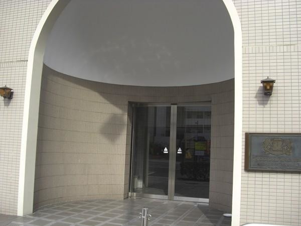 ライオンズマンション横浜大通り公園第三のエントランス|建物の内部です