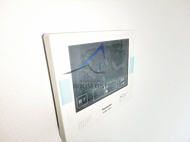レアライズ志茂のセキュリティ|モニター付きインターホンです。