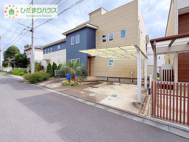 【駐車場】 | つくば市学園南3丁目　中古戸建 | 駐車スペース２台確保。カーポート付き
自宅での洗車などもマイホームならではの設備
