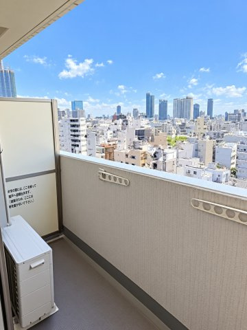 港区新橋５丁目の賃貸マンションのバルコニー