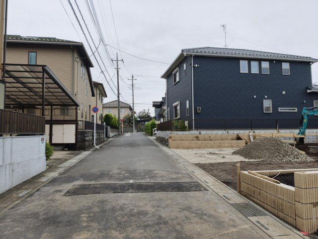 BLOOMING GARDEN　深谷市緑ケ丘2期の前面道路含む現地写真