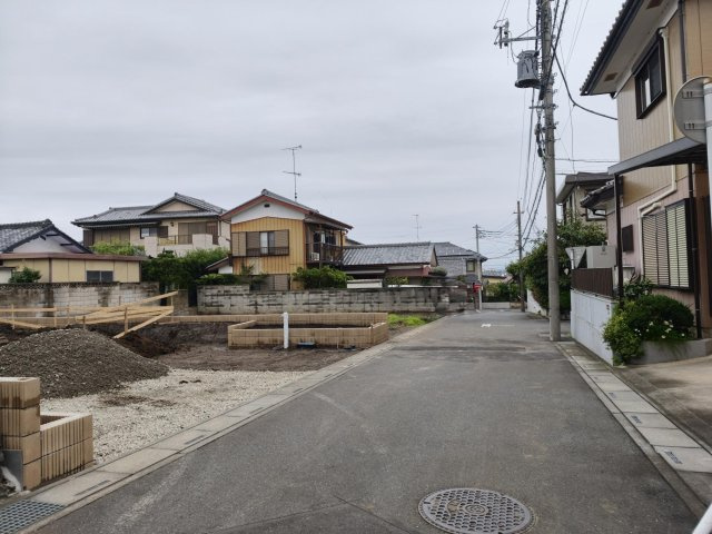 BLOOMING GARDEN　深谷市緑ケ丘2期の前面道路含む現地写真