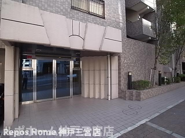 パルシオ三宮フラワーロードのエントランス