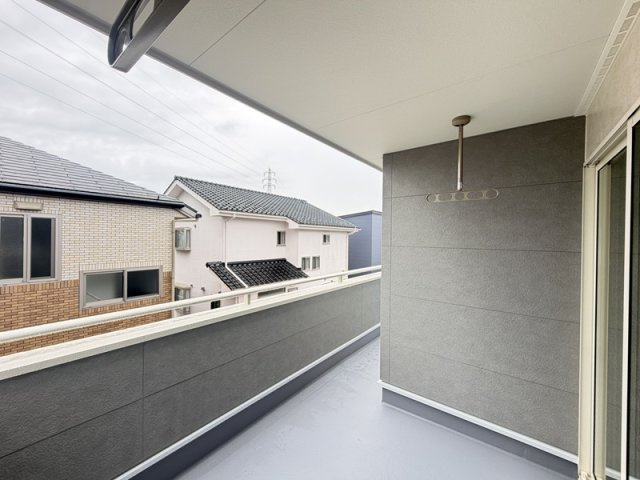 大平町富田　新築戸建のバルコニー