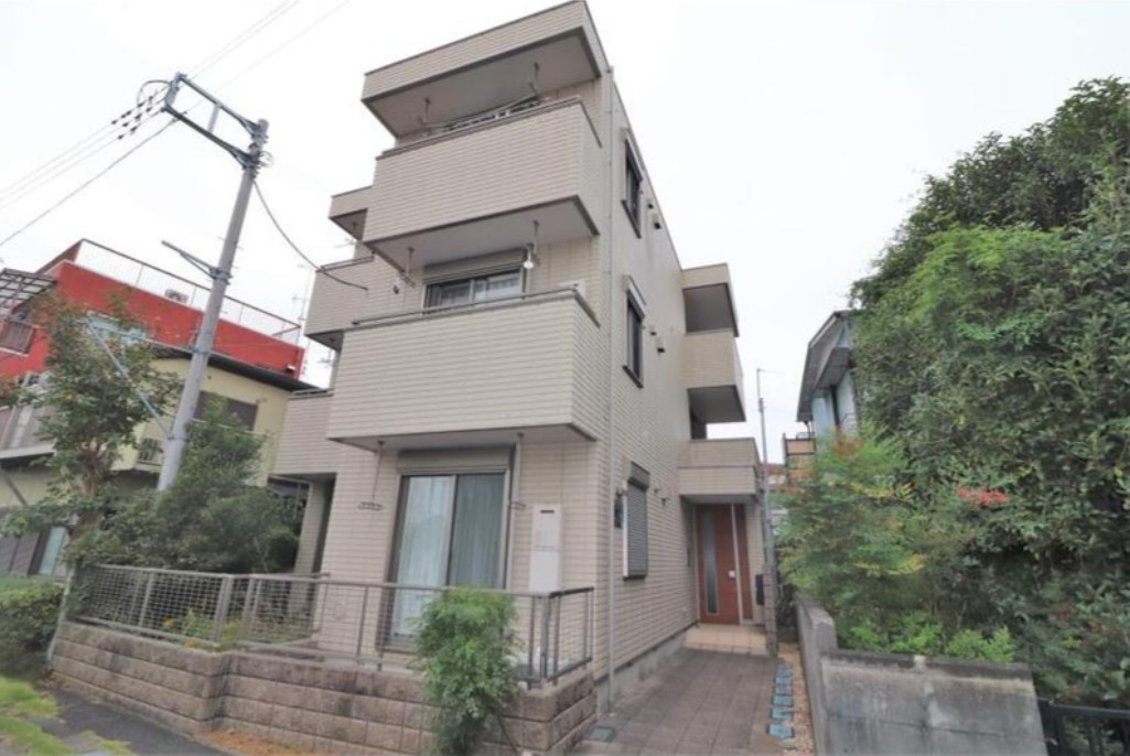 川崎市中原区上小田中６丁目のアパートの外観