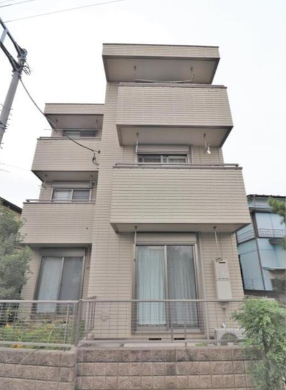 川崎市中原区上小田中６丁目のアパートの外観