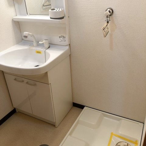 ルクサスAKANEの洗面所|脱衣スペースもあります