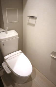 アヴェニーユ参番館のトイレ|落ち着いた色調のトイレです