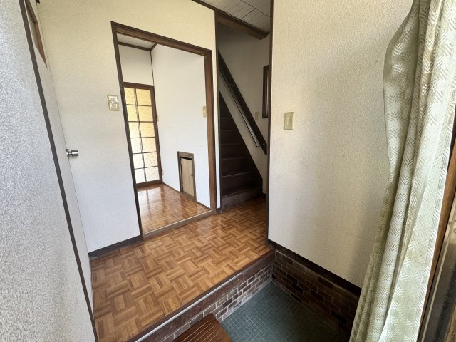 南丘一丁目　戸建の玄関