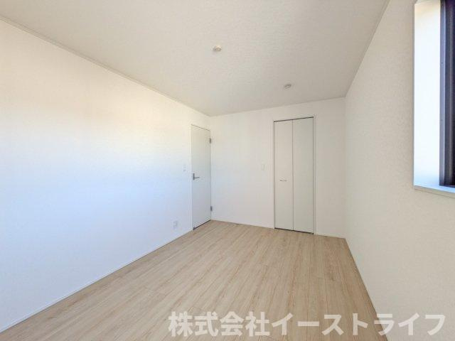 【新築戸建】　いわき市平塩第4　全2棟の寝室|同社施工写真の寝室に家具を配置したイメージ画像です
※本画像はCGで作成しており、実際に現地に 家具は置かれておりません。また、価格に 家具は含まれておりません。