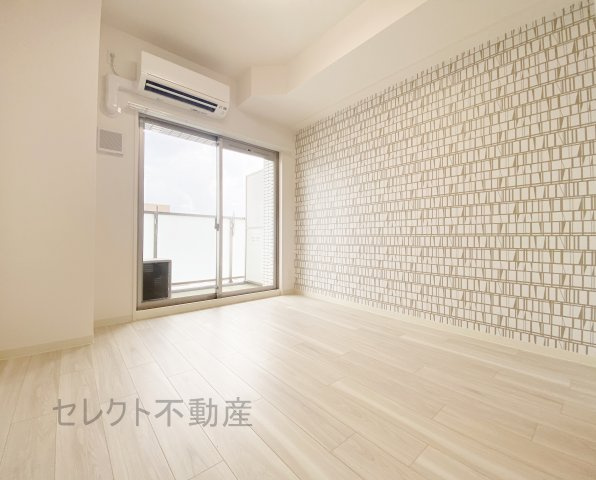 プレサンスＳＡＫＡＥフロントの洋室