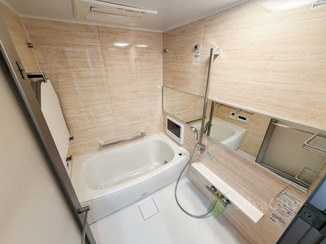 ラグシスヒルズ三軒茶屋の浴室|一日の疲れをゆっくり癒せるバスルーム。2026年5月にユニットバス交換済みです。