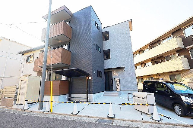 Repos（ルポ）海田市駅前