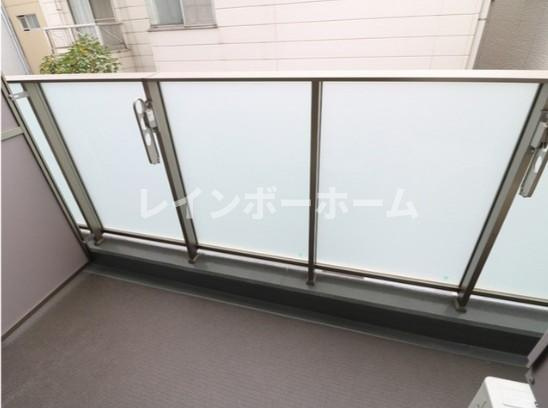 プレール・ドゥーク梅島のバルコニー