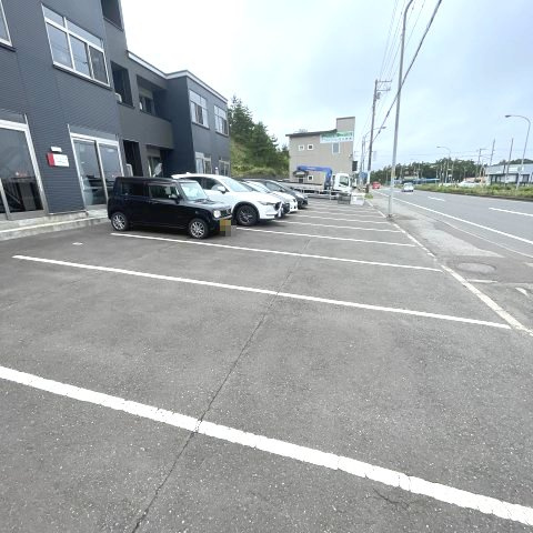 プチメゾン日の出Ｂの駐車場