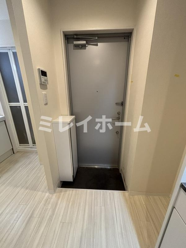レピュア大森レジデンスの玄関|同建物内、別のお部屋の参考写真になります。