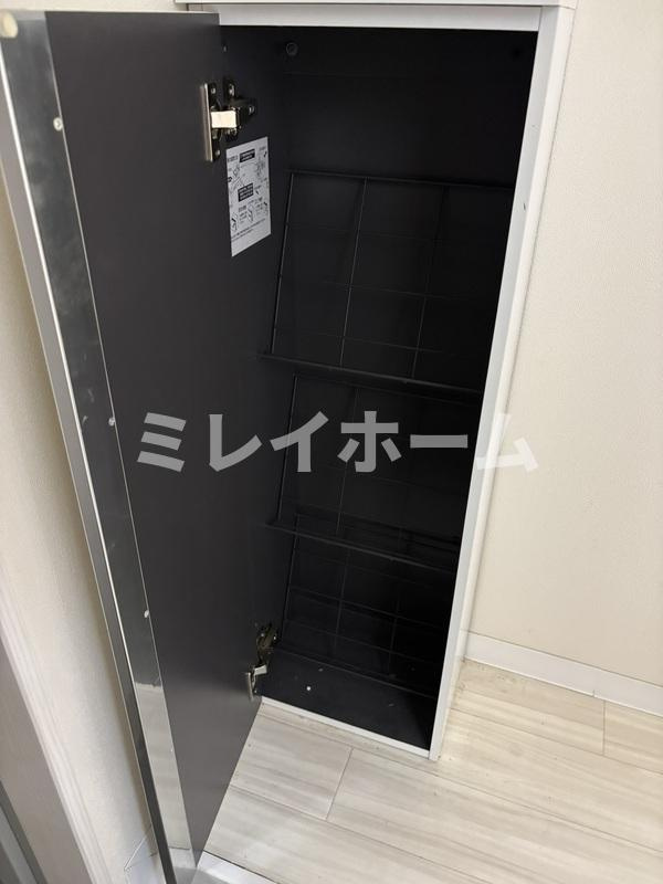 レピュア大森レジデンスの玄関|同建物内、別のお部屋の参考写真になります。