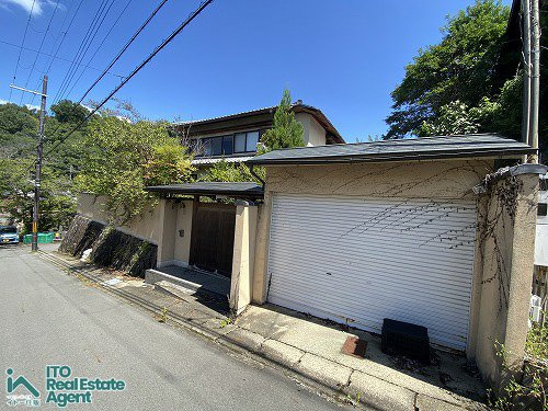 岩倉木野町 中古戸建の駐車場