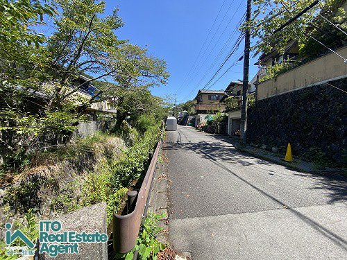 岩倉木野町 中古戸建の前面道路含む現地写真