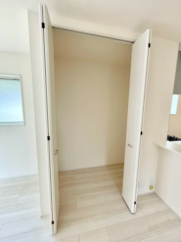姫路市西庄３期(618-11)新築戸建ての収納|リビング内にも収納が付いています！