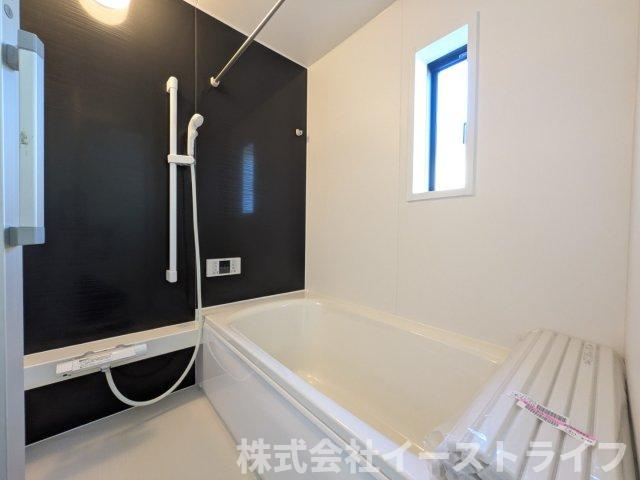 【新築戸建】　いわき市平塩第4　全2棟の浴室|2号棟写真　リラックスできる雰囲気の浴室です。洗い場が広々としています。浴槽も広くリラックスするには最適です。