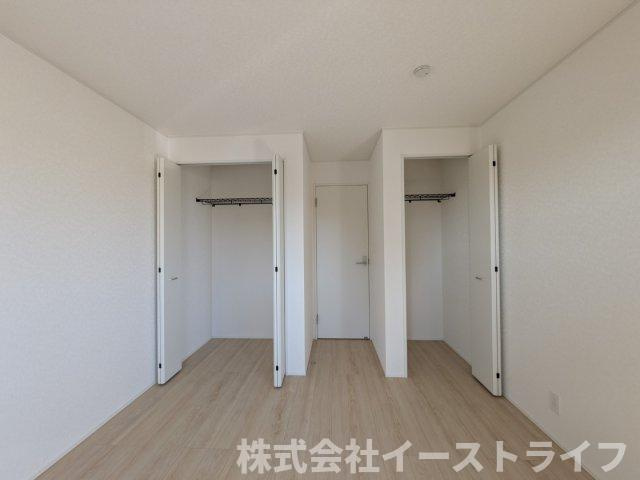 【新築戸建】　いわき市平塩第4　全2棟の収納|2号棟写真　各居室に収納スペースがあり、充実しています