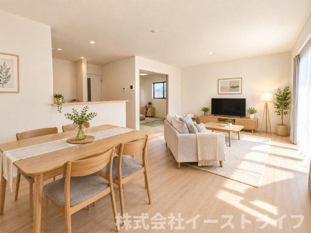 【新築戸建】　いわき市平塩第4　全2棟の居間・リビング|2号棟のLDKに家具を配置したイメージ画像です。
※本画像はCGで作成しており、実際に現地に 家具は置かれておりません。また、価格に 家具は含まれておりません。