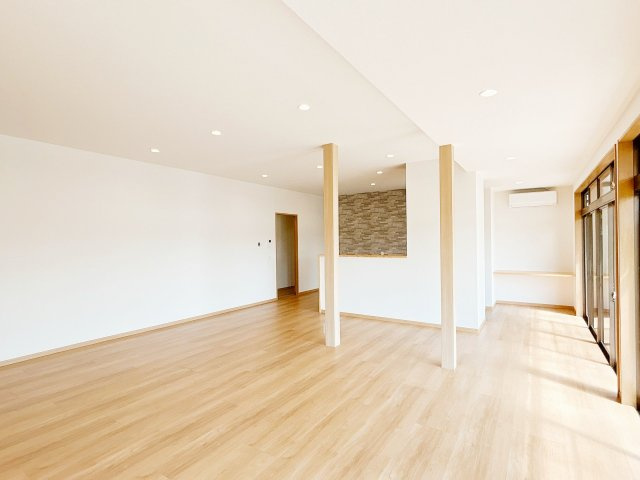 都城市野々美谷町の中古一戸建の居間・リビング