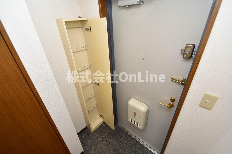 東大阪市岩田町１丁目の賃貸マンションの玄関