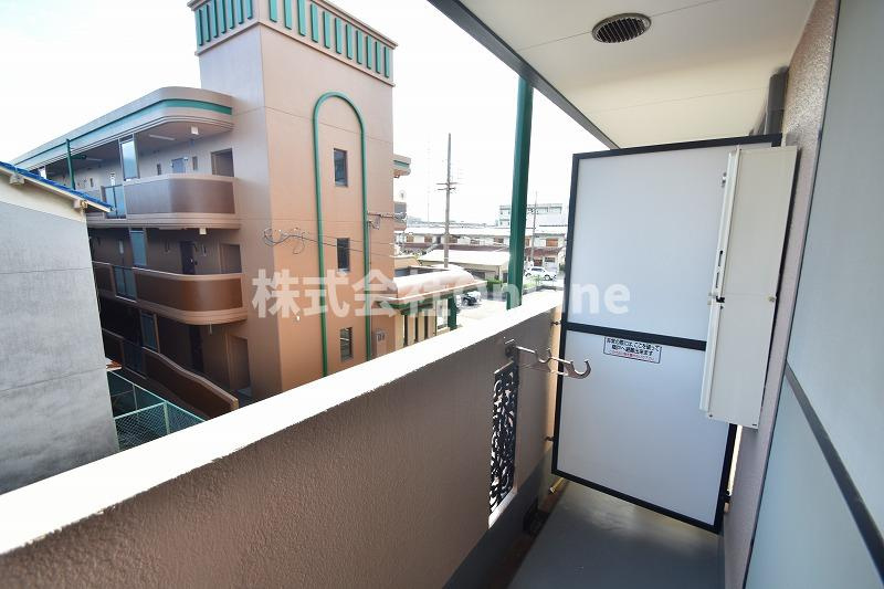 東大阪市岩田町１丁目の賃貸マンションのバルコニー