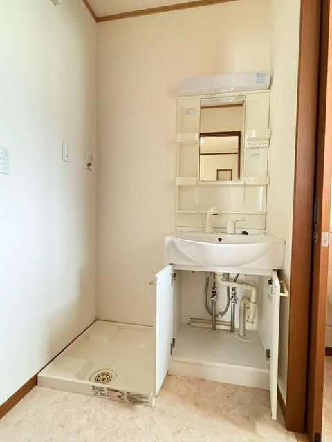 レジデンス鳩ヶ谷本町の洗面所