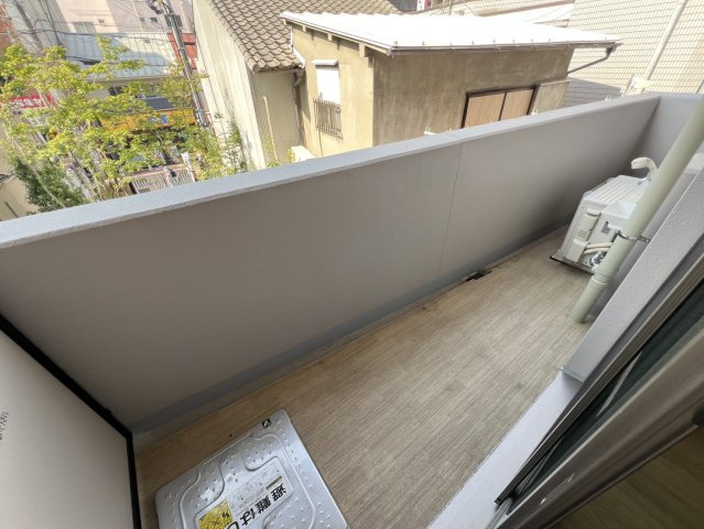 プレミアム長瀬駅前のバルコニー